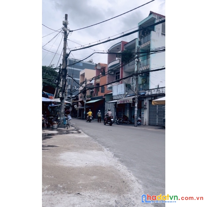 Chỉ 9.9 tỷ mt gần chợ gv 53m2 ngang 5.4m tn 20tr/tháng