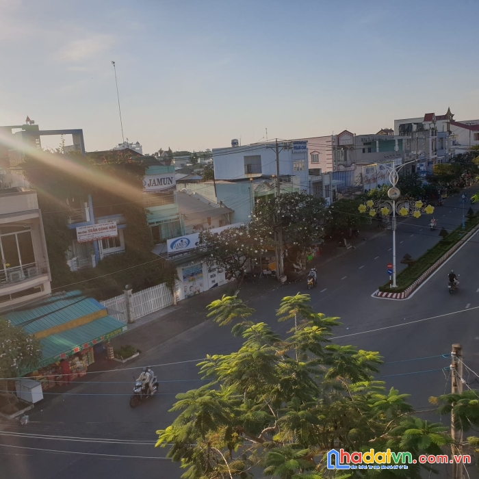 Nhà đẹp 5 tầng mặt tiền vị trí kinh doanh ngay trung tâm thành phố sa đéc