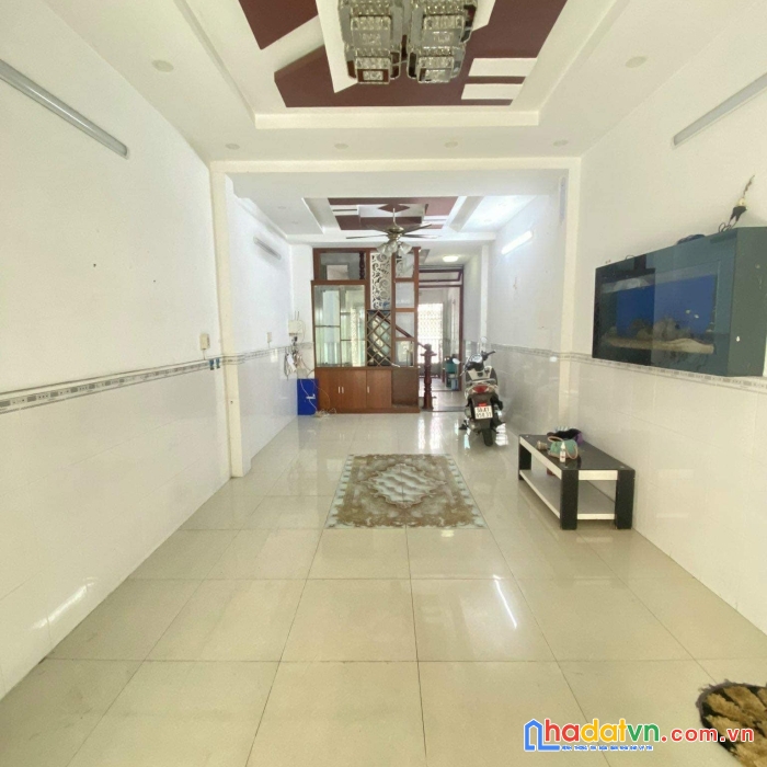 Nhà bán quận 6, 2mt hxh, sát chợ bình tiên, coopmart hậu giang, 49m2, 2 tầng, chỉ 4,7 tỷ