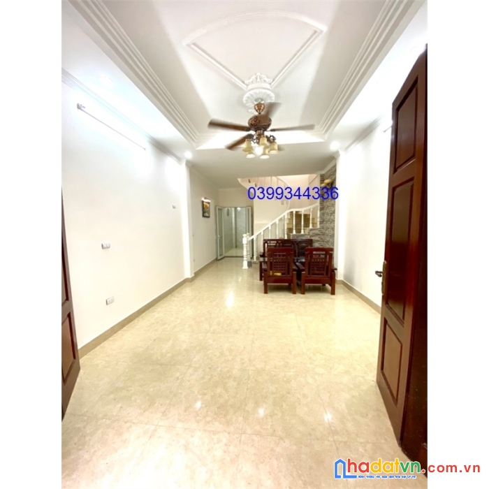 Bán nhà vũ tông phan 55m2, ô tô đỗ cửa, nhà đẹp 2 thoáng, khu dân chí cao, giá 6.6 tỷ