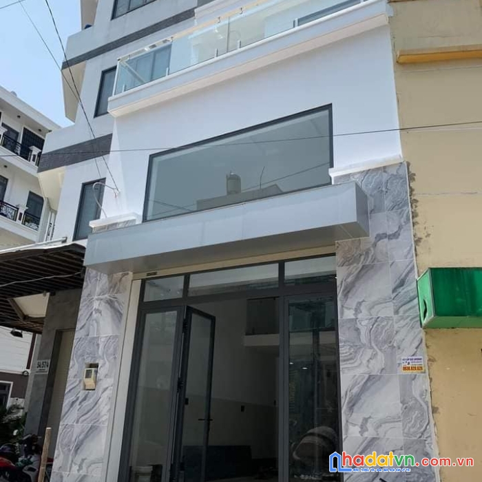 Nhà mới ở ngay sát gò vấp 65m2 - hẻm 6m - xe hơi ngủ trong nhà.