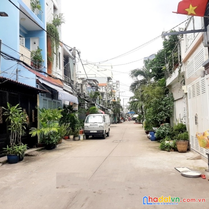 Bán nhà 2 tầng đúc chiến lược, bình tân , hẻm 7m giá 4.6 tỷ tl