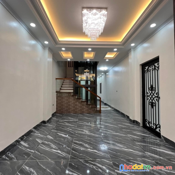 Bán nhà phân lô bồ đề, long biên. 90m, 5 tầng, giá 11.9 tỷ, thang máy nhật,full nội thất 