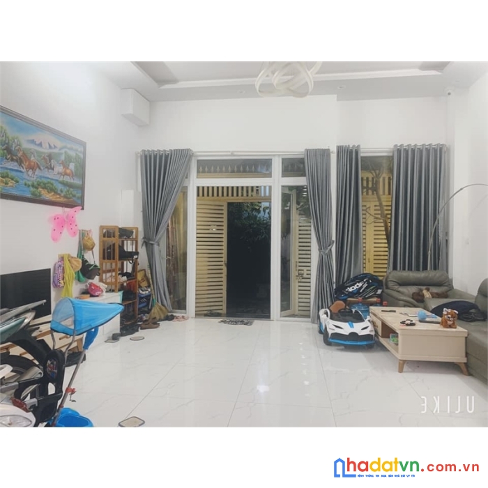 Nhà quận 10 phường 15 , ngang 10m, đang có dòng tiền 20 triệu tháng, chỉ 12 tỷ