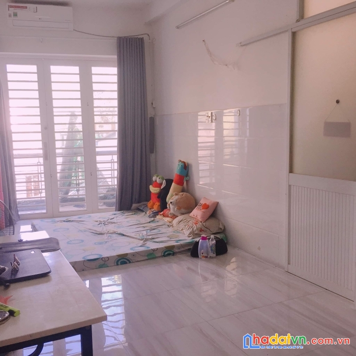 Nhà hẻm như mặt tiền - ngay chợ đang cho thuê dòng tiền ổn định - tân bình giáp quận 10 vị trí víp