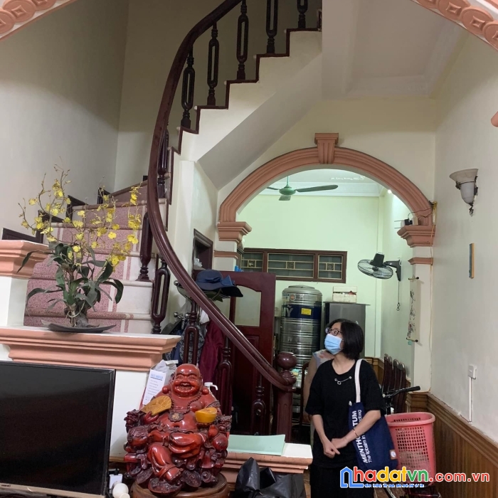 Phố nguyễn chí thanh – nhà đẹp 2 thoáng trước sau - ở ngay.