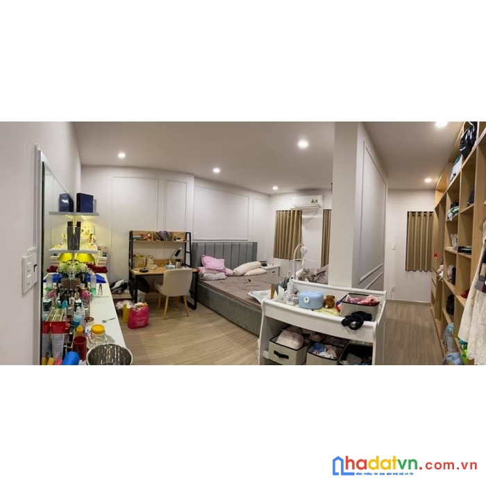 Nhà đẹp 3 tầng - ngang hiếm 5m - đẹp lung linh - ở ngay-huỳnh văn bánh 68m2 chỉ 8.5 tỷ