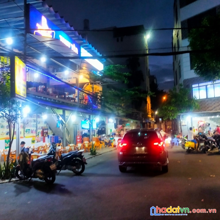 2 mặt tiền kinh doanh 240m2, hàng hiếm ngay e-town cộng hòa, doanh thu 200tr/tháng