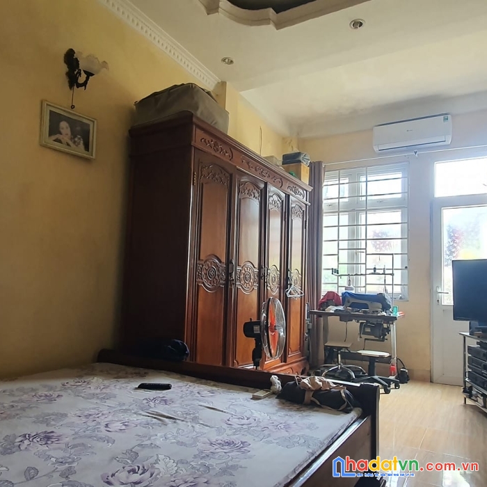 Bán nhà hào nam- đống đa. dt 45m2, mt 3.5m, 5 tầng. giá nhỉnh 9 tỷ.