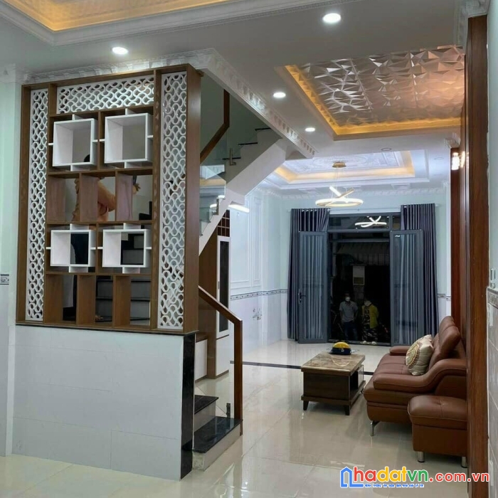 Bán nhà lạc long quân tân bình, 56m2, 2 tầng hxh chỉ 5.3 tỷ còn tl