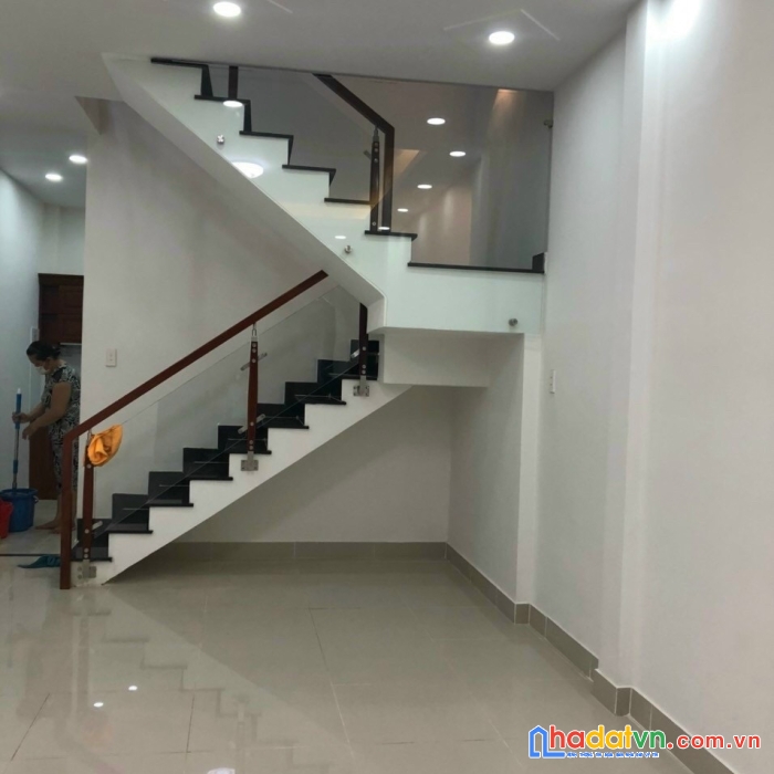 Nhà hẻm 3m tân kỳ tân quý, 4 x 12m, 2 lầu giá 4.7 tỷ, tân phú