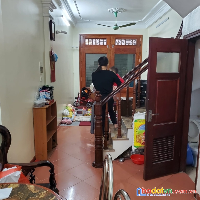 Bán nhà ngõ 68 cầu giấy, 45m2 x 4t, 2 mặt thoáng, trước nhà sh quay đầu giá 5.5 tỷ