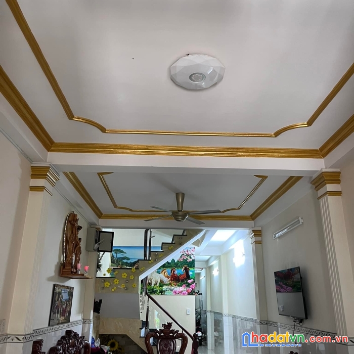 Khu vip phường 12 tân bình sát mặt tiền trường chinh 81m2 - 4 tầng tặng hết nội thất trong nhà xe