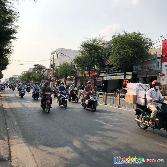 Mặt tiền - giáp khu k300 - sát đại lộ trường chinh.tiện mở phòng mạch - vp cty.