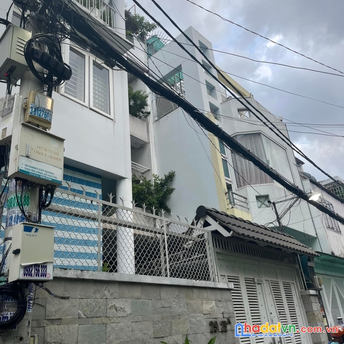 Hxh hoàng hoa thám chạy qua nhà, 33m2, 4 tầng giá 5.2 tỷ