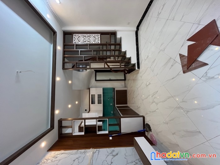 Bán nhà 5 tầng nguyễn văn linh long biên