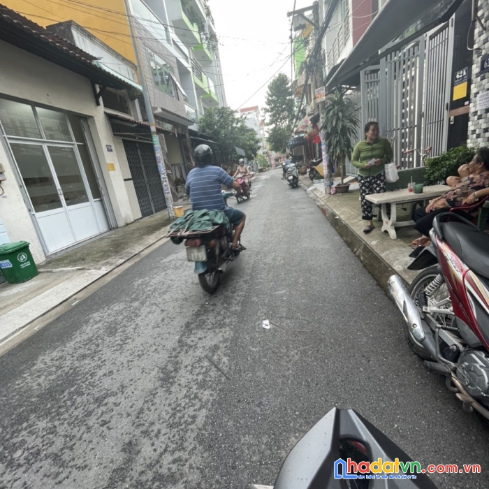 Nhà hẻm nhựa 8m đường mã lò, hướng tây 4x14, 3 lầu, đông dân cư. giá 5,9 tỉ