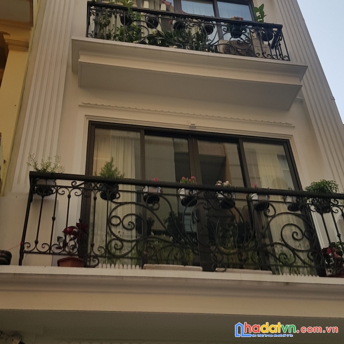 Bán nhà mới 7 tầng thang máy ô tô ngõ 131 thái hà đống đa kinh doanh 20 tỷ.