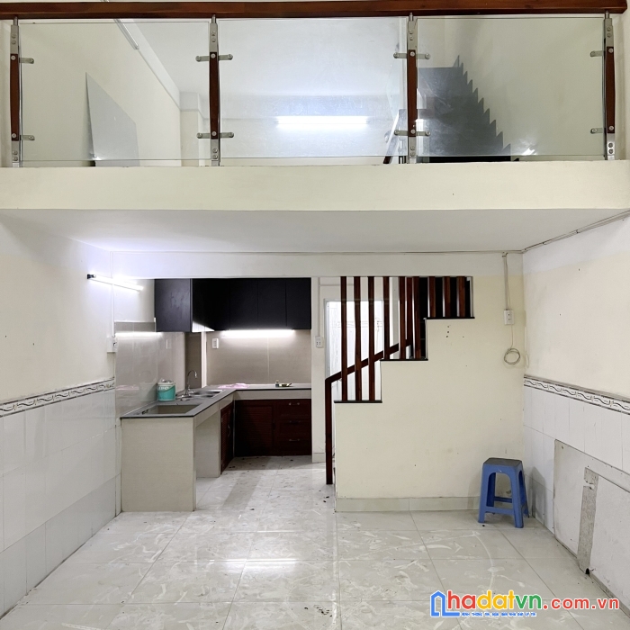 Nhà trệt/lửng/2 lầu sân thượng hẻm thẳng sát đường lê hồng phong p10q10