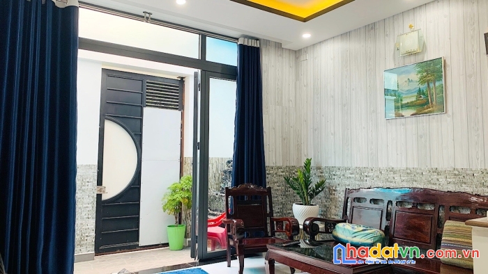 Nhà bán hxh gần mt thành thái 8x12,3m 5 tầng p14 q10 20 tỷ