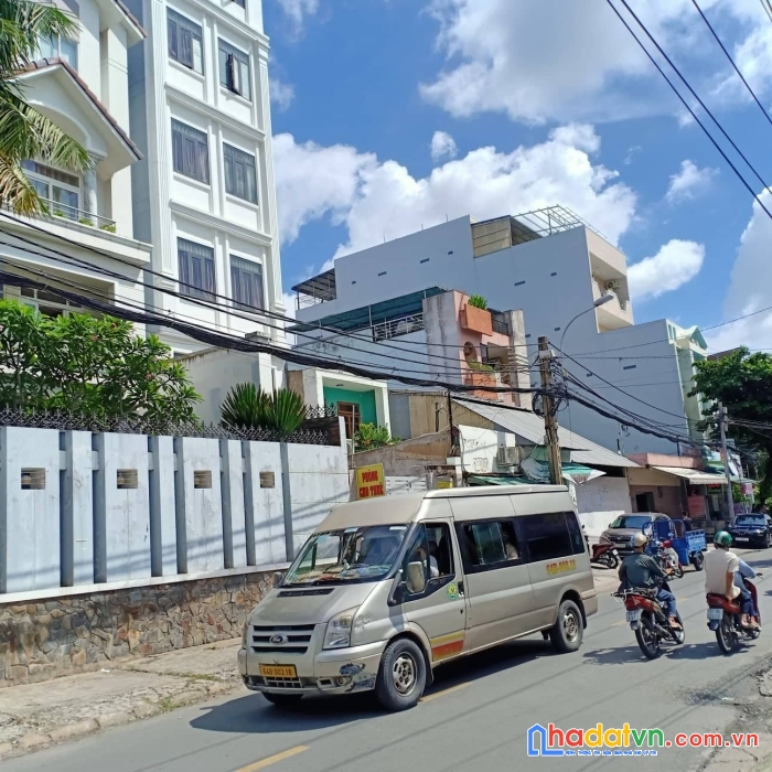 Bán nhà mặt tiền, tân phú, khuông việt, 159 m2, giá 17 tỷ.