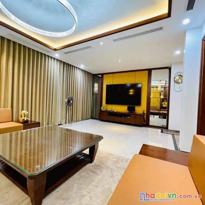 Bán nhà phố hoàng văn thái, thanh xuân 110m, 4 tầng, mt 5m. giá: 15 tỷ
