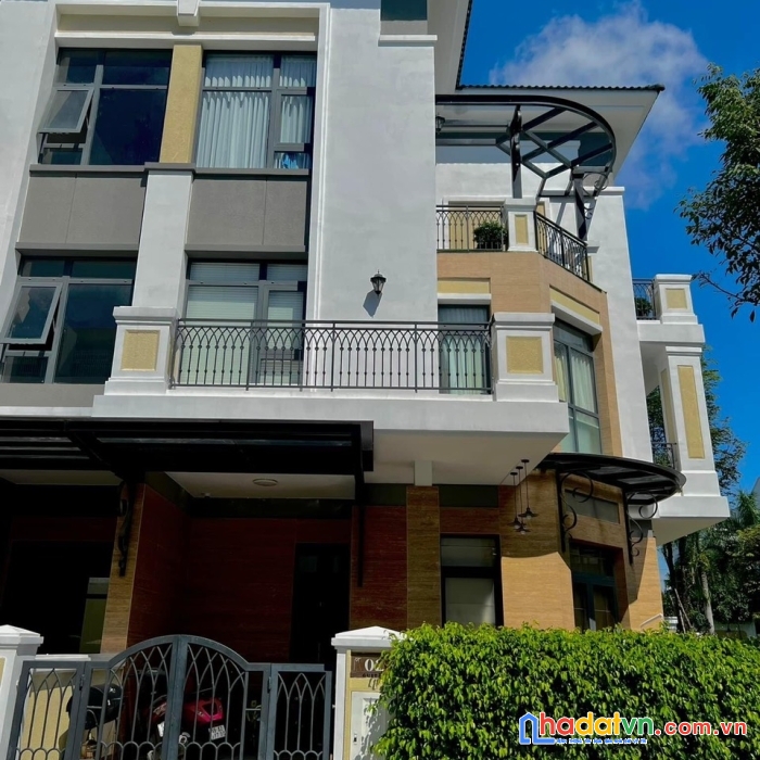 Bán gấp căn nhà c7 khu biệt thự verosa park khang điền căn góc vị trí đẹp tại hồ chí minh