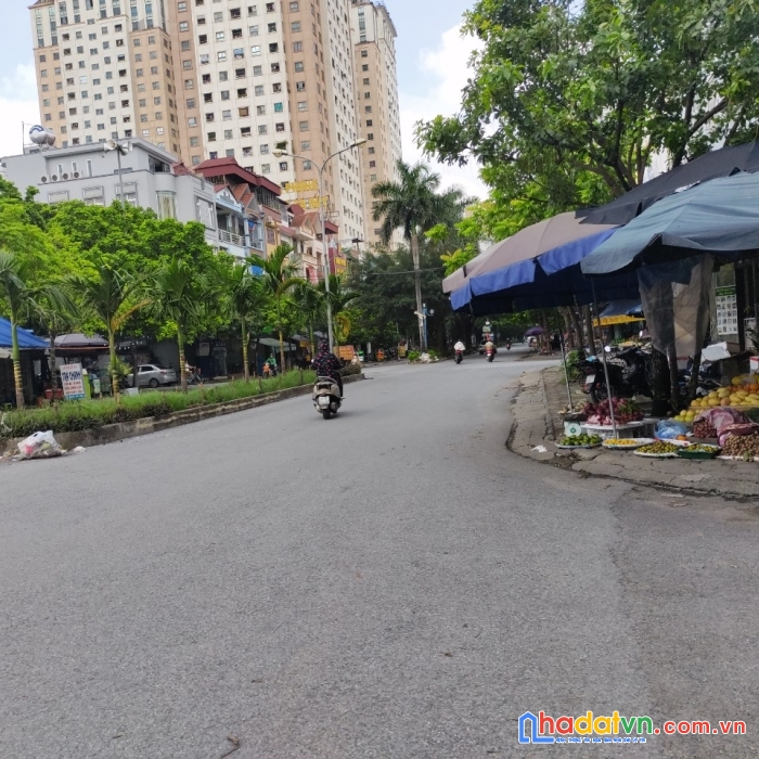 Cần bán gấp lô đất vị trí đẹp, kinh doanh đỉnh, có sẵn nhà cấp 4 tại kđt xa la - hà đông - hà nội