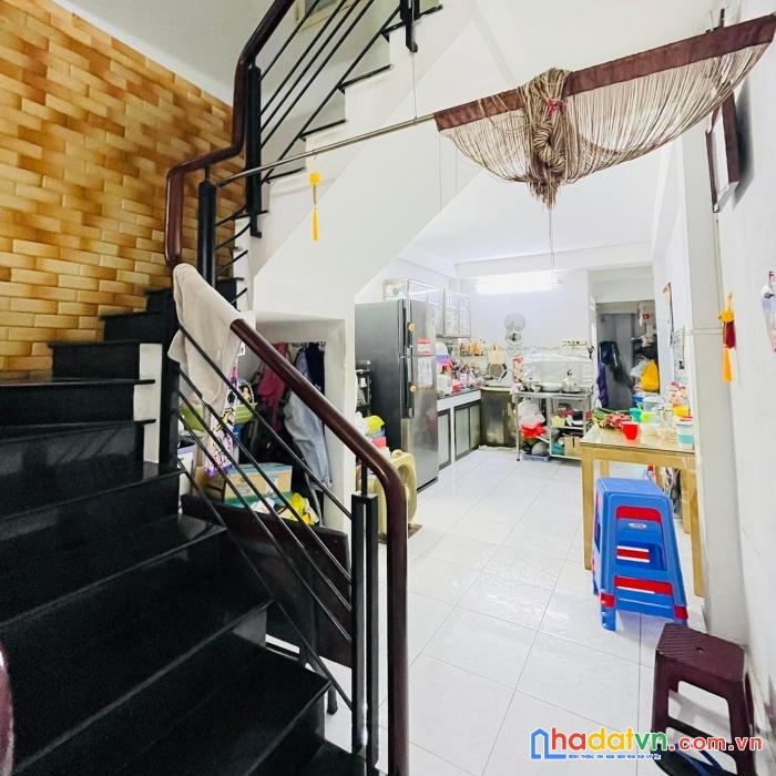 Bán nhà 2 mặt hẻm thông - đường trần thủ độ - 67m2 - 2 tầng - giá chào 6.2 tỷ