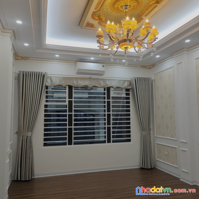 Trần quốc hoàn, dt 50m² x 6 tầng, gara ô tô, 15 tỷ rưỡi thương lượng
