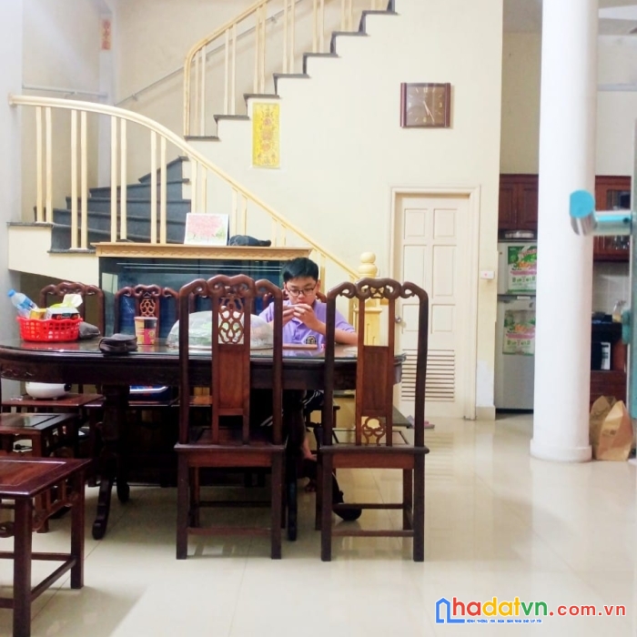 Bán nhà liền kề phân lô bộ giáo dục võ chí công. gara. ô tô tránh. dt 60m. mt 5m. giá 14,5 tỷ