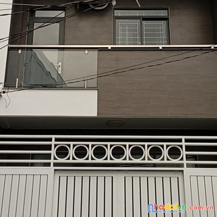 Bán nhà dương quảng hàm diện tích 4.4mx10m giá: 5,9 tỷ