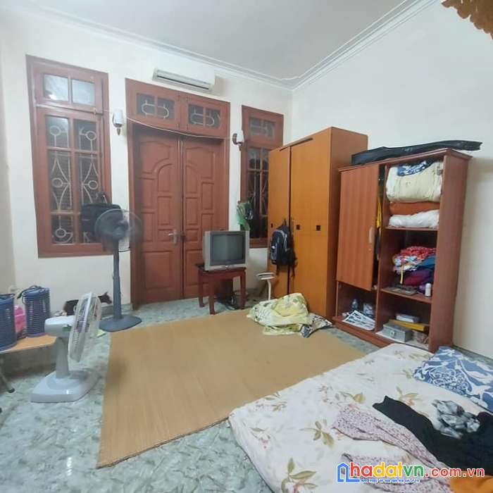 Chủ nhà cần tiền mua nhà to hơn nhờ bán gấp căn nhà phố ngọc lâm, long biên