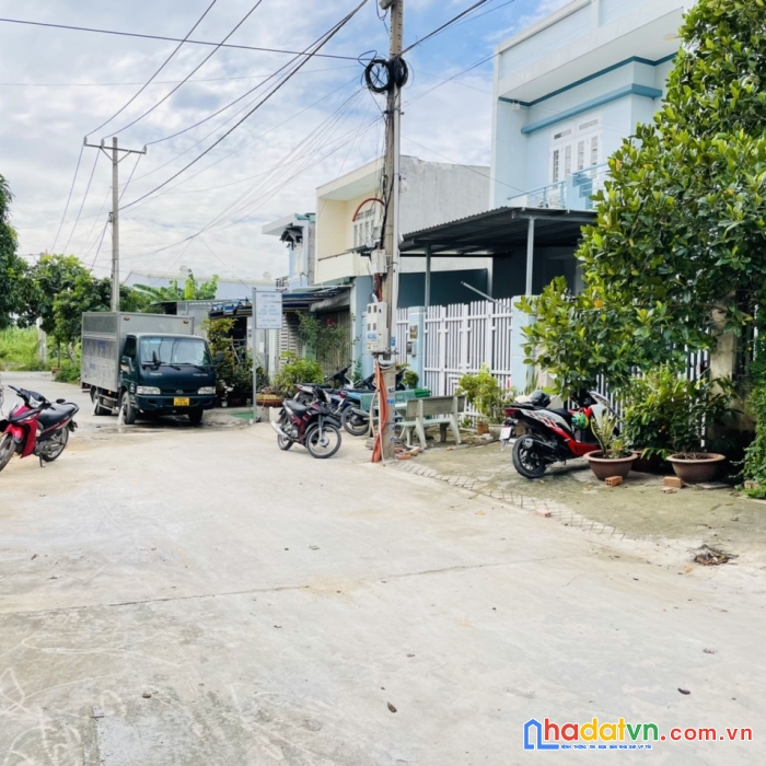 Nhà phố chính chủ- khu nhà vườn ngay marina vĩnh phú bình dương.