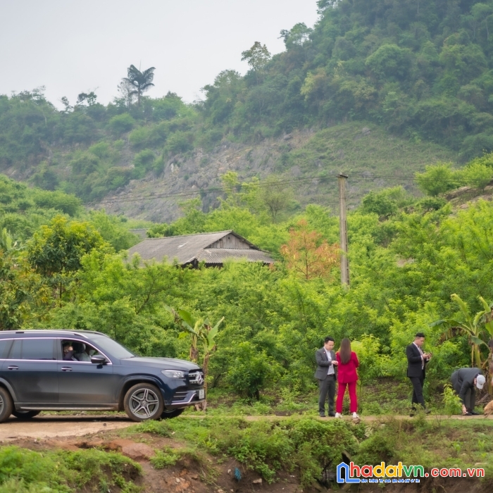 Vip siêu vip mảnh đất đắc địa tà số, có thổ cư, lưng tựa núi, mặt hướng hồ