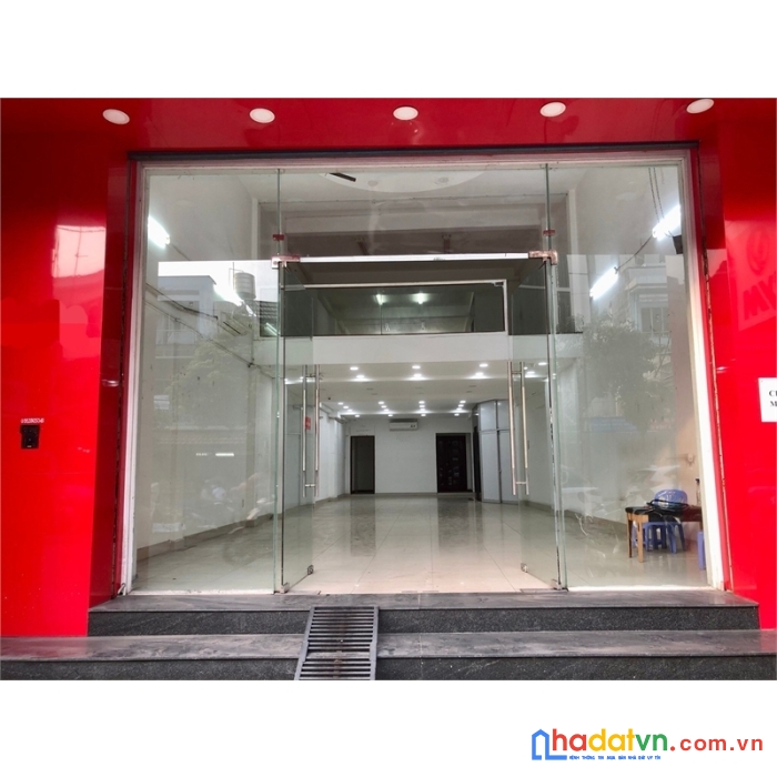 Cho thuê mb mặt tiền cách mạng tháng 8,p5,tb.dt 250m2 (trệt 6x25 + lửng 6x20), vị trí rất đẹp, 65tr