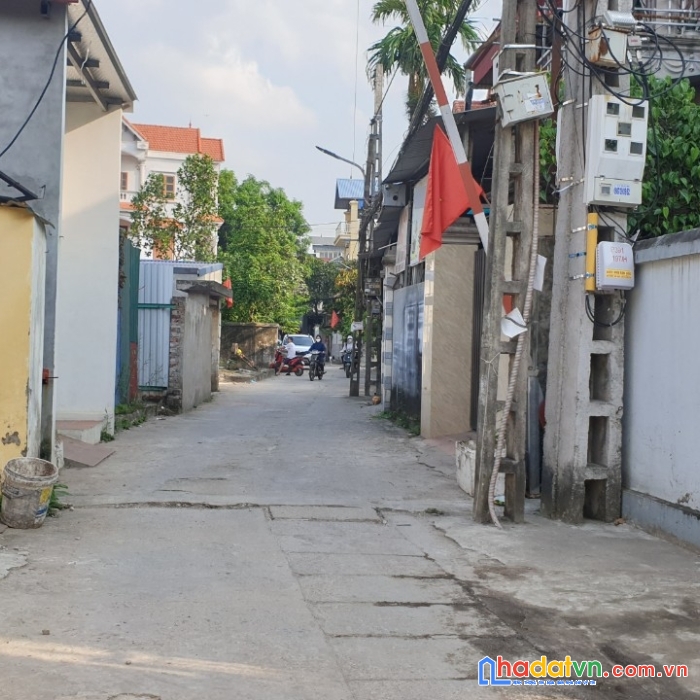 Bán đất tặng nhà tại cổ loa đường thông ô tô tránh giá chưa tới 3 tỷ