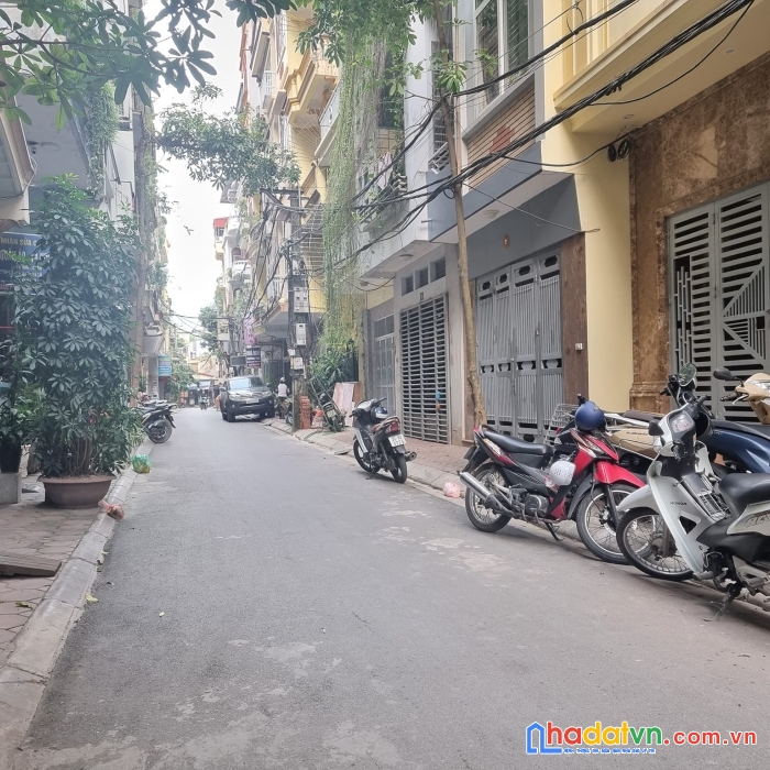 Nhà ô tô phân lô cán bộ hoàng quốc việt  cầu giấy  50m2  9.1 tỷ