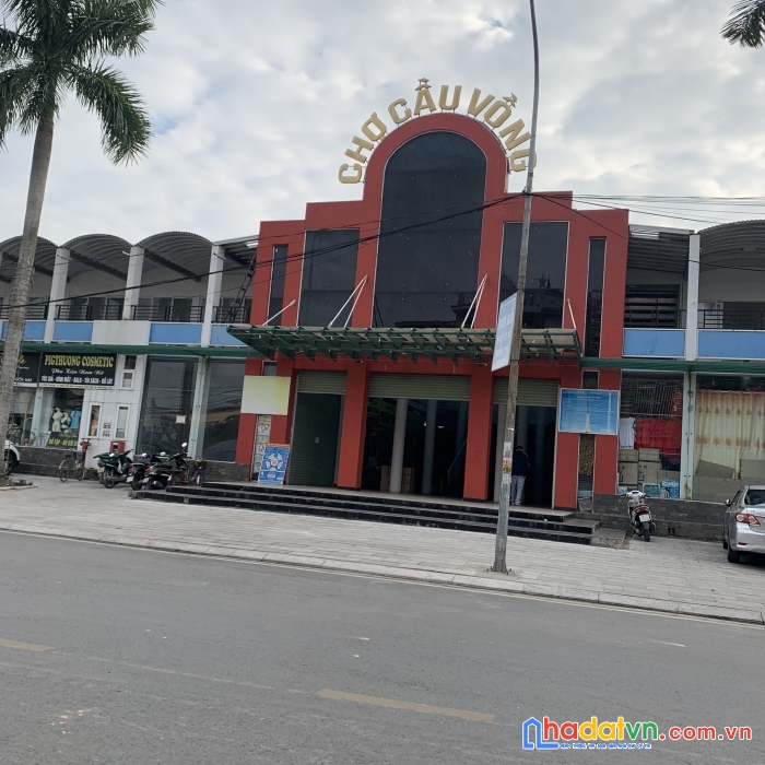 Lô góc 94,3m2 mặt đường chợ tạm đường lý thánh tông , đồ sơn , hải phòng .3,x tỷ