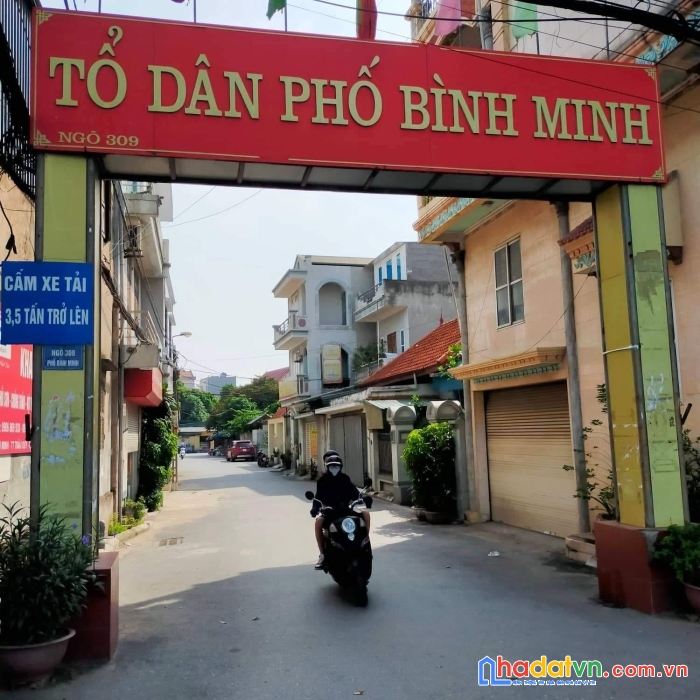 Nguyễn sơn 148m 2 tầng 24.3 tỷ/ô tô/mặt phố/kinh doanh/vỉa hè.