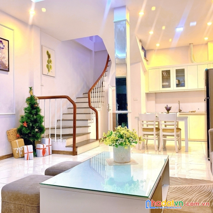Bán nhà hồ ba mẫu, 10m ra đường ô tô tránh và bãi gửi ô tô, 55m2 đất cực đẹp, chỉ 3,9tỷ, có thương