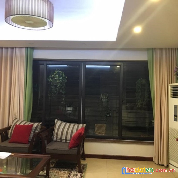 Lê lợi, hà đông 30m2, 4t, mt4m
cách 7m ra mặt phố lê lợi, hà đông, gần chợ lớn, tiện ích ngập tràn