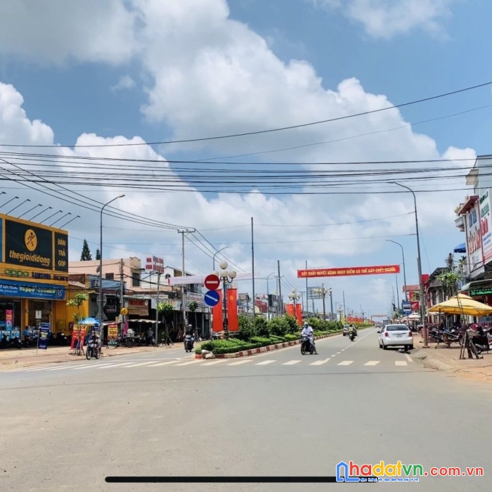 Chính chủ gửi bán lô đất cặp sát quốc lộ 13 chỉ 200m