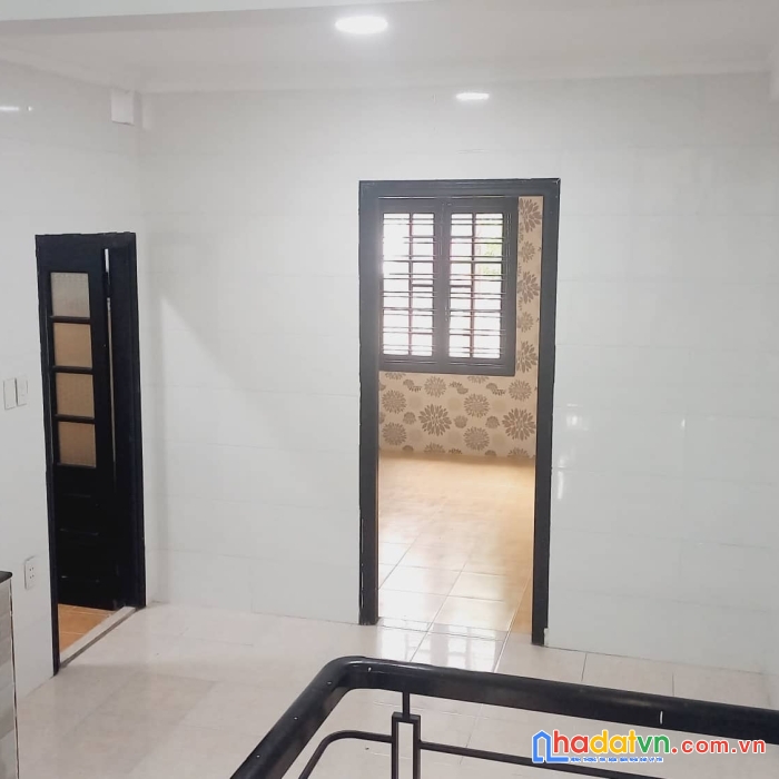 Hot, nhà lô góc, ô tô đậu đỗ, đường lê đức thọ, 50 triệu 1m