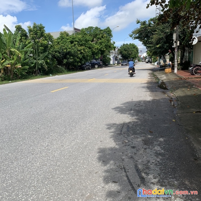 Hàng đẹp giá rẻ tại hưng đạo, chưa đến 800tr có lô đất tuyến 2 mạc đăng doanh oto đỗ tận đất.
