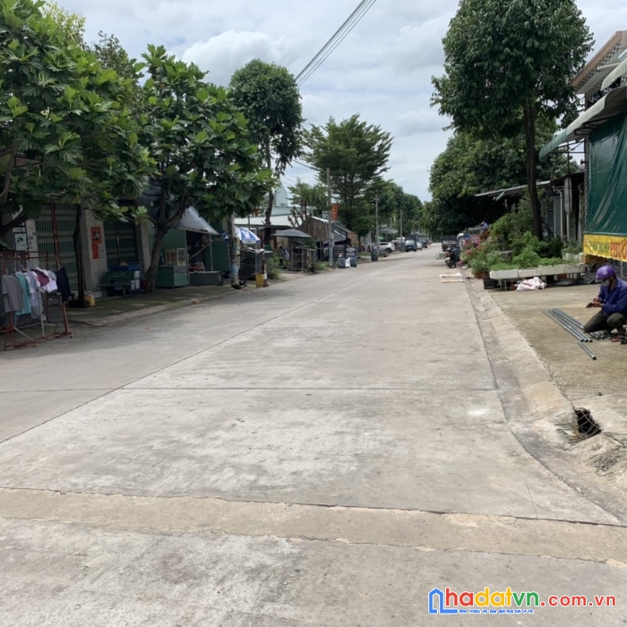 Tôi chính chủ cần bán đất kcn mỹ phước 3 mặt tiền đường nhựa 25m, dt 150m thổ cư, lh 0938 605 093