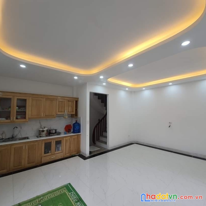 Bán nhà khu vực linh đàm hoàng mai, 4 tầng, mt 3.7m, ô tô đỗ gần