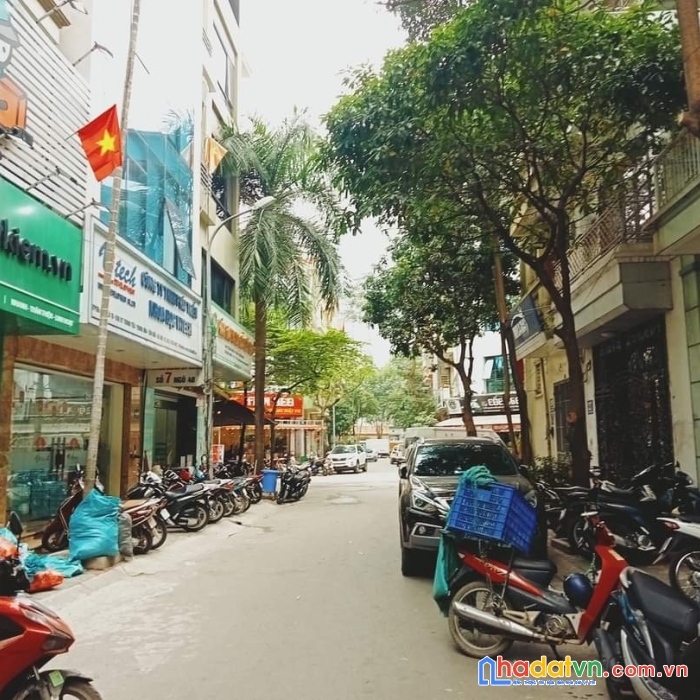 Bán toà nhà văn phòng đẹp nhất phố trung kính, 102m2, 7tầng, mt 6m, giá 34tỷ.