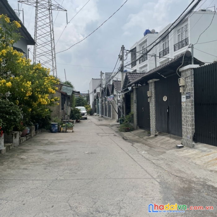 Nhà lô góc hẻm xe hơi 2.75ty