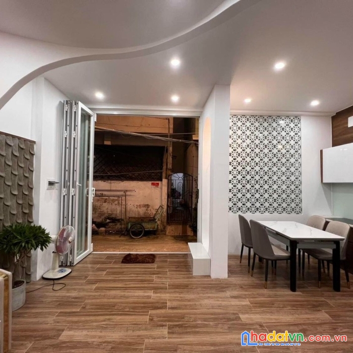 Nhà đẹp, hẻm lê thúc hoạch, 6 x 5.2m, chỉ 4.2 tỷ, tân phú